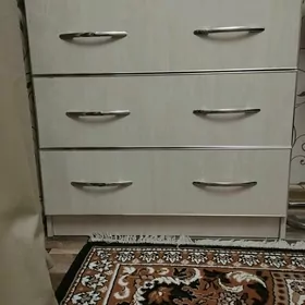 комод