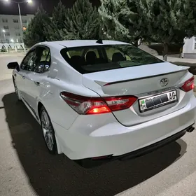 Toyota Camry 2018