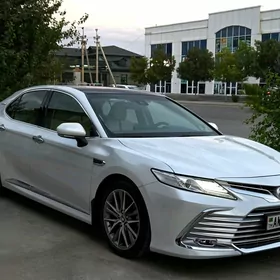 Toyota Camry 2021