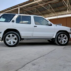 Nissan Pathfinder 1997