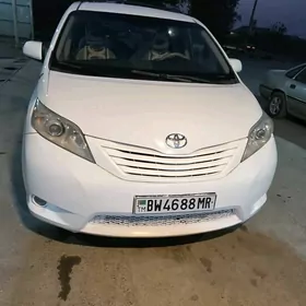 Toyota Sienna 2012