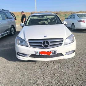 Mercedes-Benz C350 2010