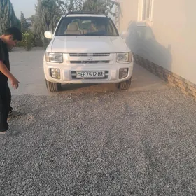 Infiniti QX4 1999
