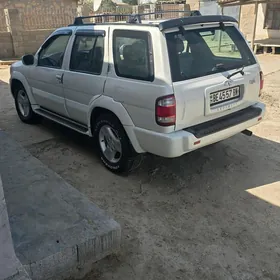 Infiniti QX4 2001