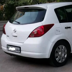 Nissan Tiida 2006