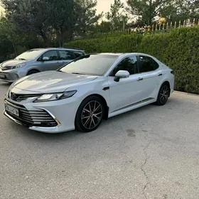 Toyota Camry 2023