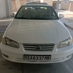 Toyota Camry 1999