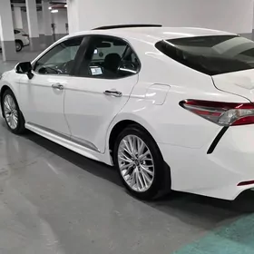 Toyota Camry 2018
