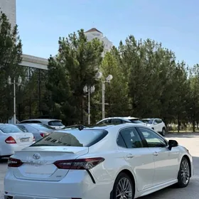 Toyota Camry 2022
