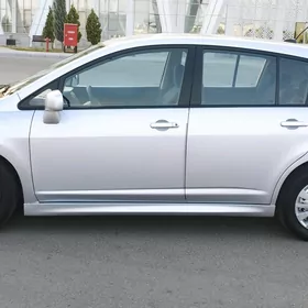Nissan Versa 2010