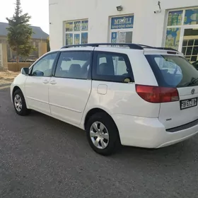 Toyota Sienna 2004