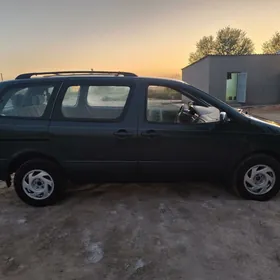 Toyota Sienna 1999
