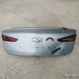 2019 Hyundai Elantra faralary