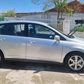 Nissan Versa 2010