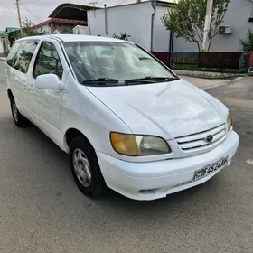 Toyota Sienna 2002