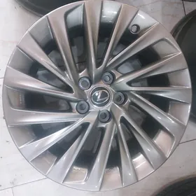 LEXUS 2023