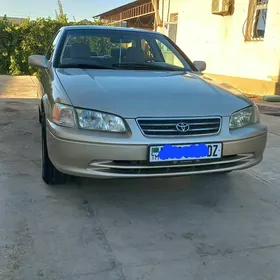 Toyota Camry 2000