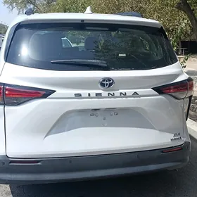 Toyota Sienna 2021