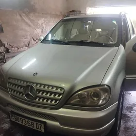 Mercedes-Benz ML350 2002
