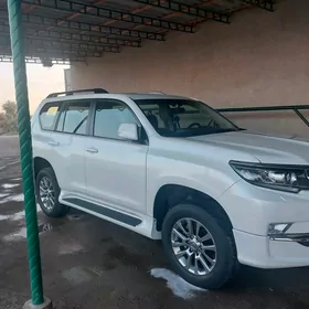 Toyota Land Cruiser Prado 2022