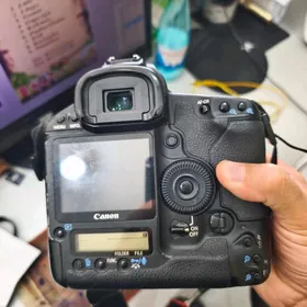 Canon Mark III D1