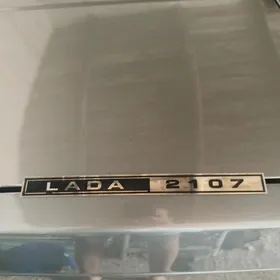 EMBLEMA 2107