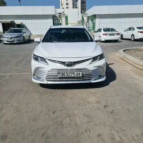 Toyota Camry 2019