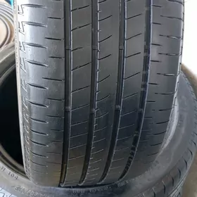 235 45 18 BRIDGESTONE