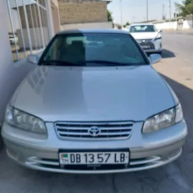 Toyota Camry 2001