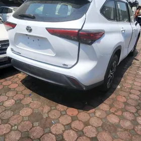 Toyota Highlander 2023