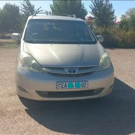 Toyota Sienna 2005