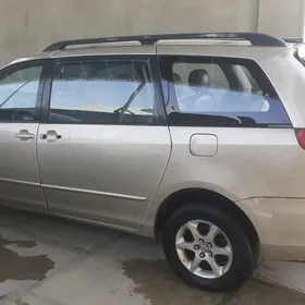 Toyota Sienna 2004