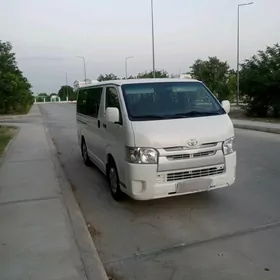 Toyota Hiace 2014