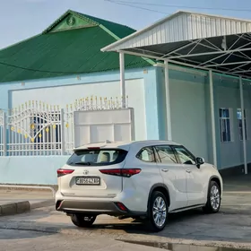 Toyota Highlander 2021