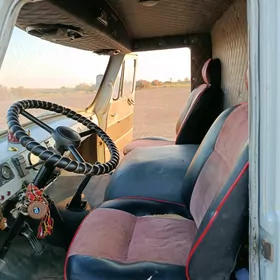 UAZ 452 1988