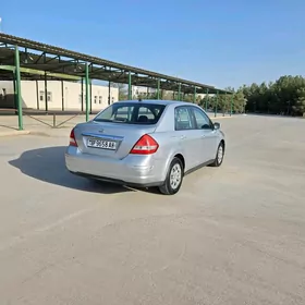 Nissan Versa 2010