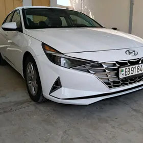 Hyundai Elantra 2022