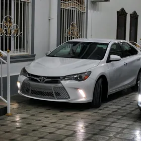 Toyota Camry 2015