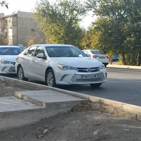 Toyota Camry 2016