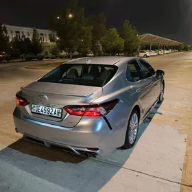 Toyota Camry 2021