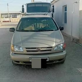 Toyota Sienna 2000