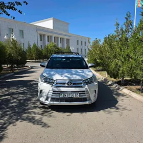 Toyota Highlander 2019