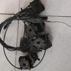 bmw e39 kapot zamok