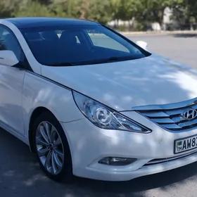 Hyundai Sonata 2011
