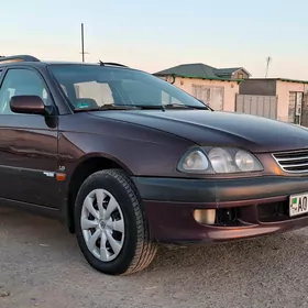 Toyota Avensis 1999