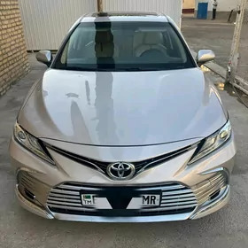 Toyota Camry 2021