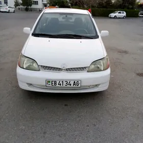 Toyota Echo 2000