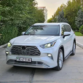 Toyota Highlander 2021