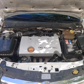 Opel Astra 2010