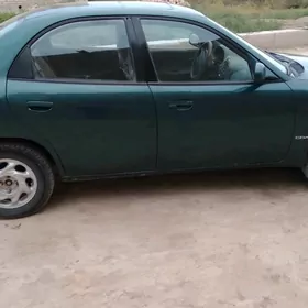 Daewoo Nubira 1998